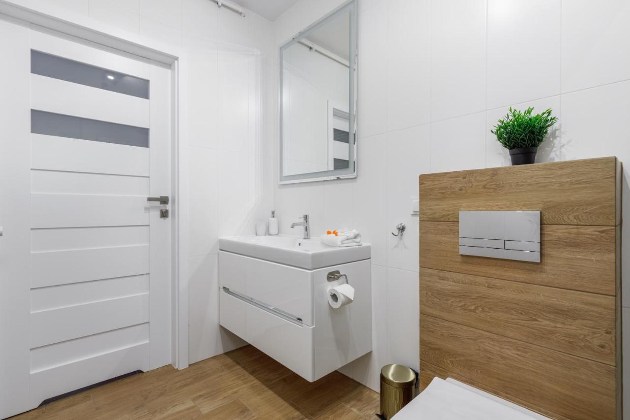 Apartment With Parking 500 M From The Sea By Noclegi Renters Międzywodzie 外观 照片
